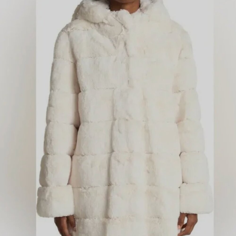 NWT!  Gorgeous BCBG Ivory Cream Faux Fur Coat Size M Orig. $428